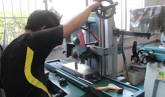 Mold Making Manufacturers & Plastic Injection Molding Services Supplier in China Factory