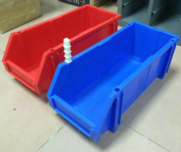 What are the common engineering plastics for automobile parts molds?