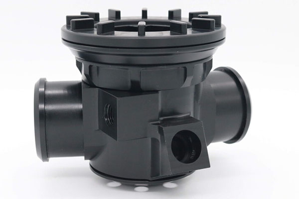 How Does a Plastic Molding Factory Achieve Precision, Efficiency, and Innovation?